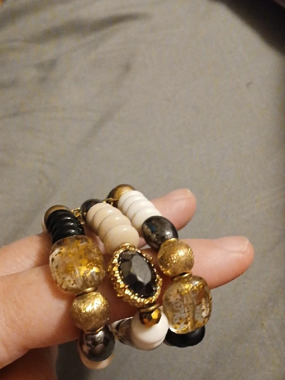 N/A elegant gold